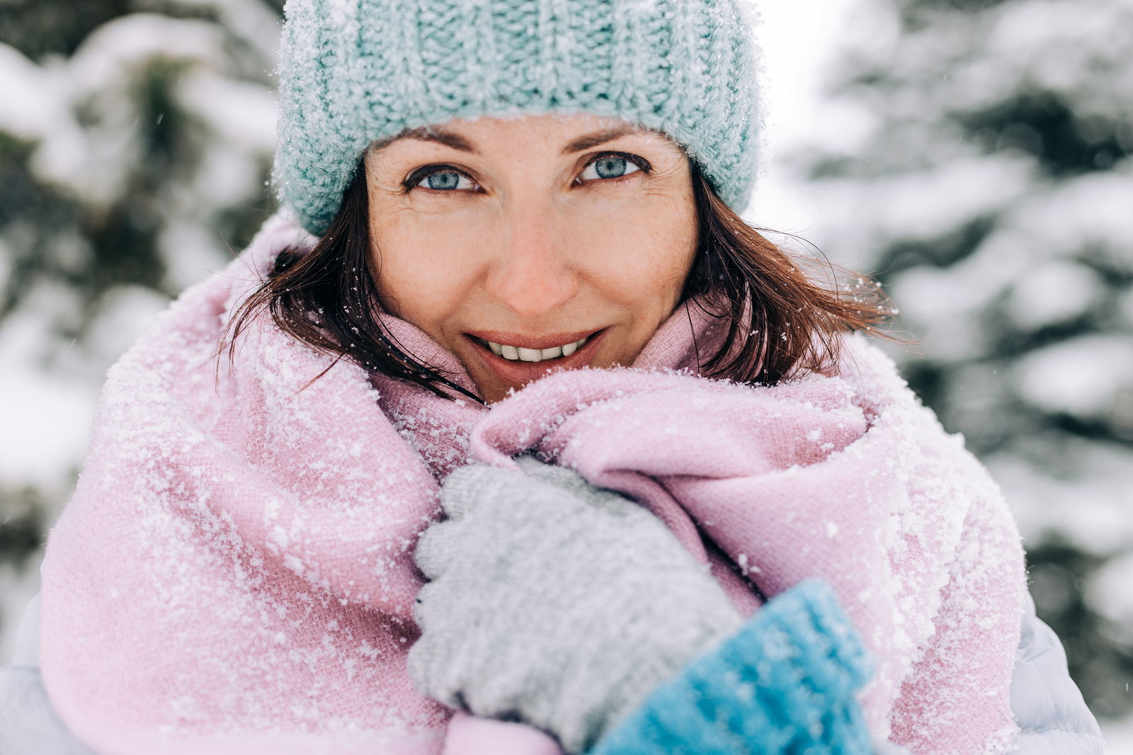 Cuando el frío se nota en la cara: cómo recuperar la luminosidad en pleno invierno
