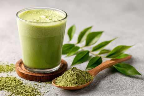 Té verde en cosmética: el antioxidante que revoluciona tu piel (y por qué los expertos lo avalan)